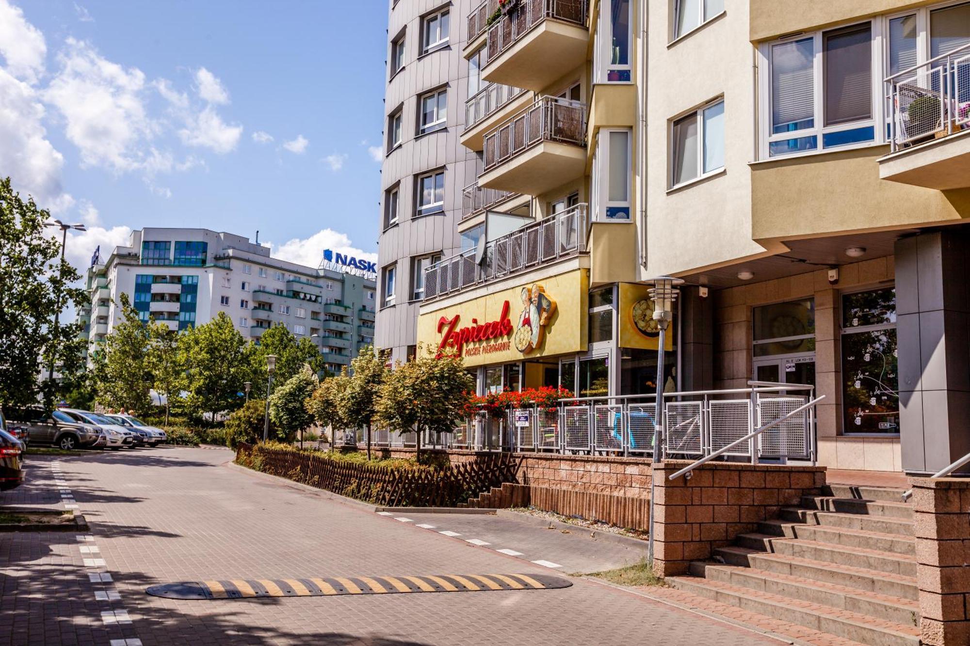 Green Kabaty Apartment 1 ワルシャワ エクステリア 写真